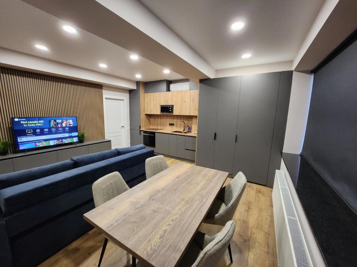 Diplomat The Best Ultra Central Apartaments Chisinau Bagian luar foto