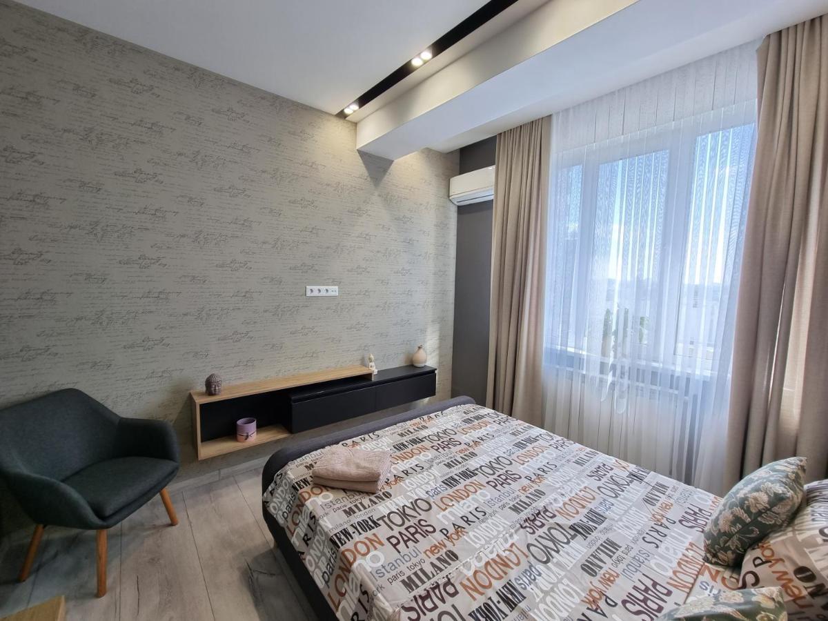 Diplomat The Best Ultra Central Apartaments Chisinau Bagian luar foto